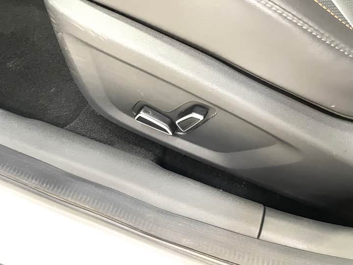 Фото 10 - Changan UNI-V