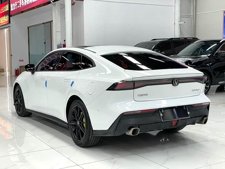 Фото 4 - Changan UNI-V