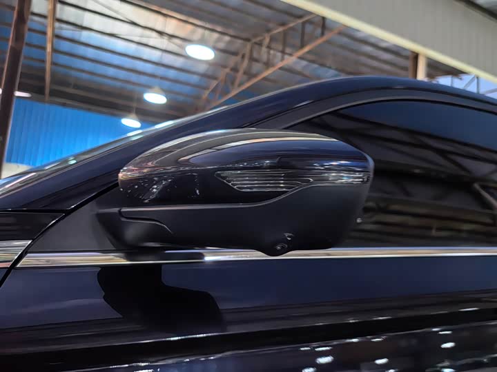 Фото 11 - Geely Emgrand