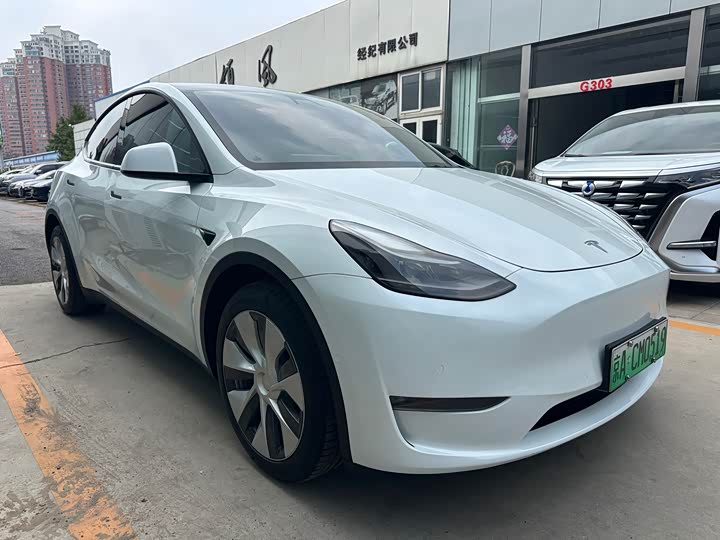 Фото 4 - Tesla Model Y