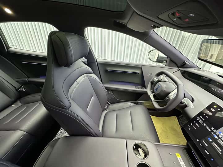 Фото 21 - Avatr 06