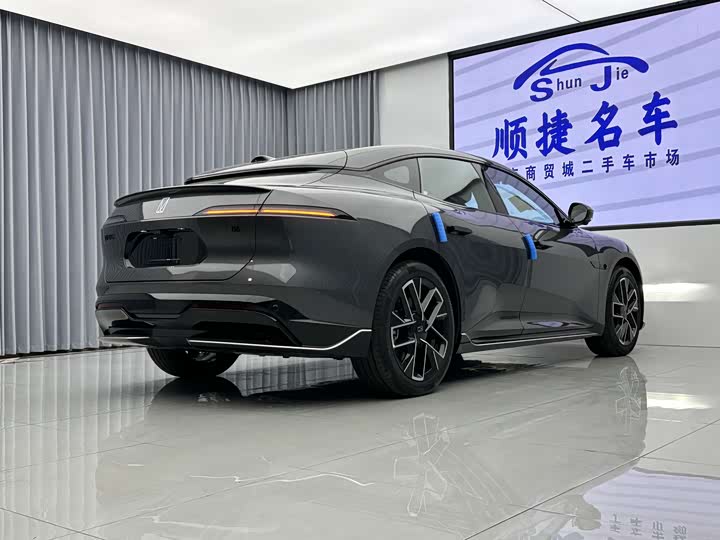 Фото 31 - Avatr 06