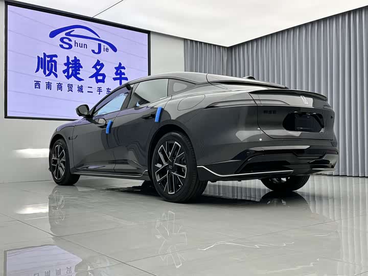 Фото 34 - Avatr 06