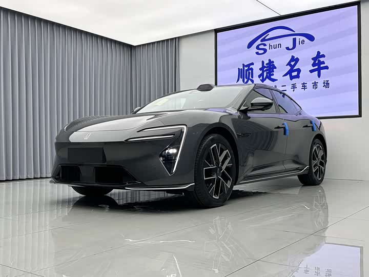 Фото 4 - Avatr 06