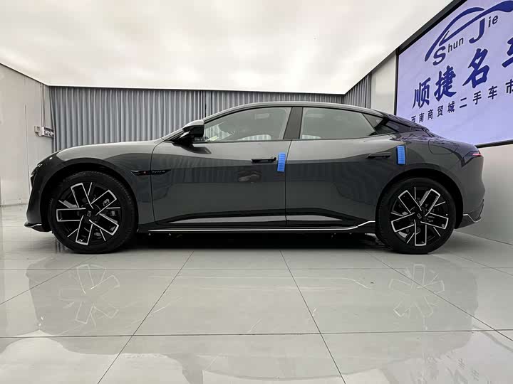 Фото 7 - Avatr 06