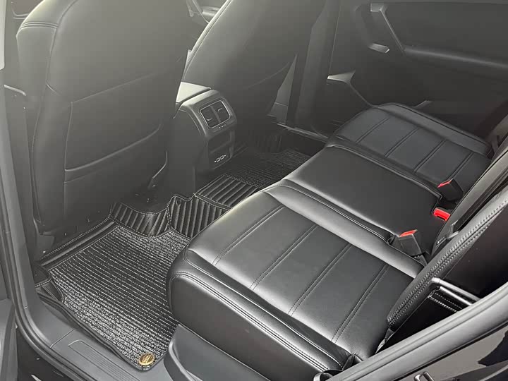 Фото 6 - Volkswagen Tiguan L Pro