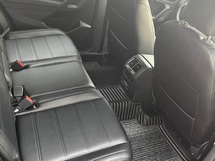 Фото 7 - Volkswagen Tiguan L Pro