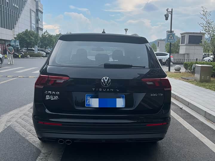 Фото 9 - Volkswagen Tiguan L Pro