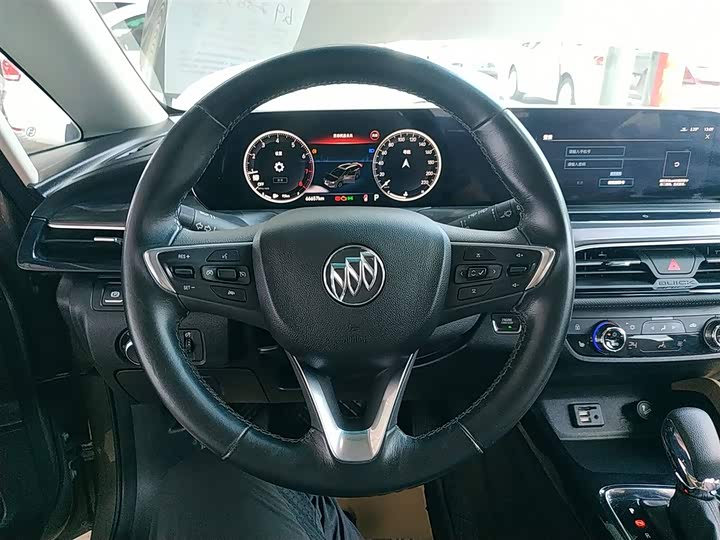 Фото 11 - Buick GL6