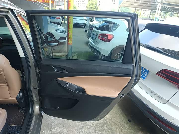 Фото 27 - Buick GL6