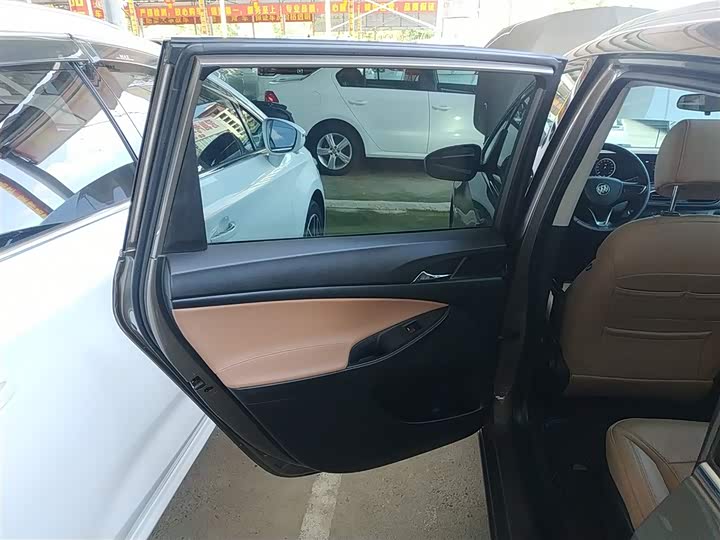 Фото 29 - Buick GL6