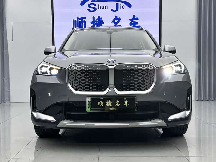 Фото 1 - BMW iX1