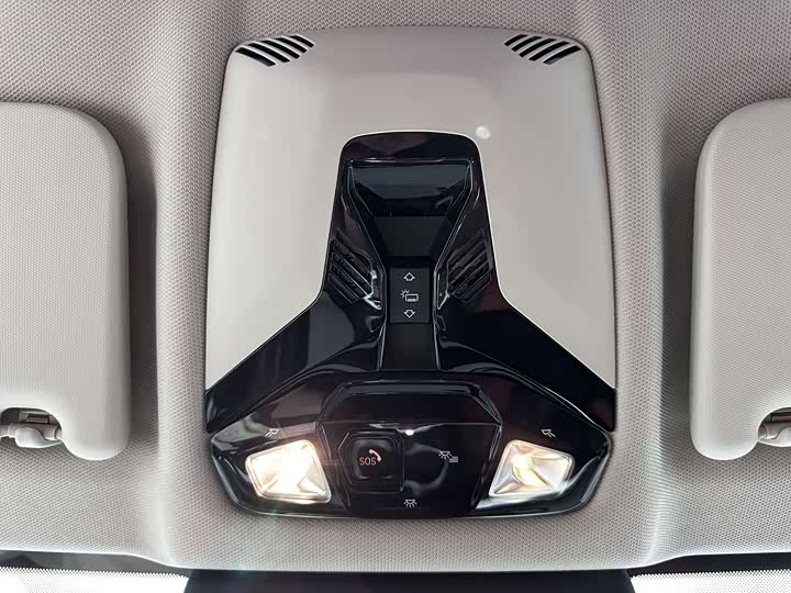 Фото 23 - BMW iX1