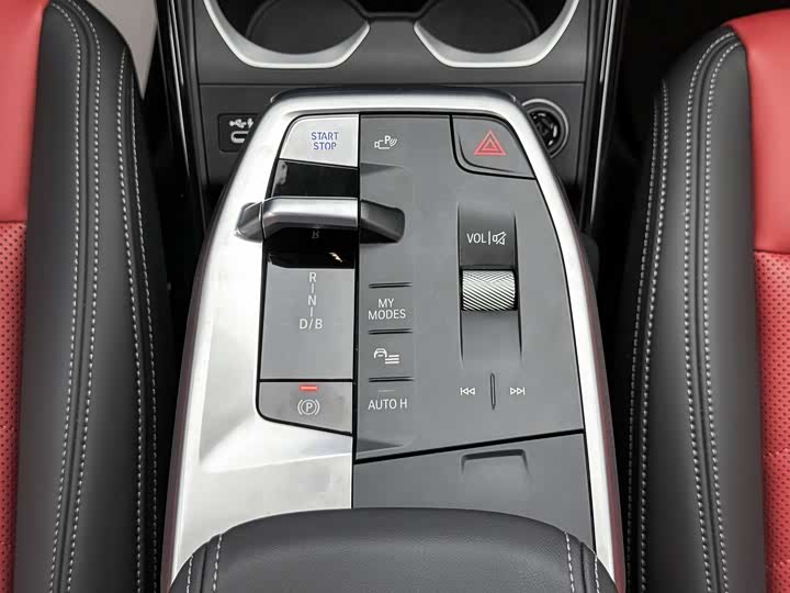 Фото 24 - BMW iX1