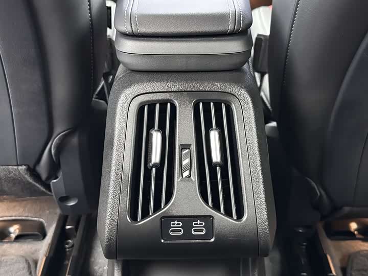 Фото 29 - BMW iX1