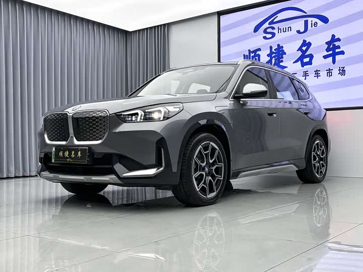 Фото 3 - BMW iX1