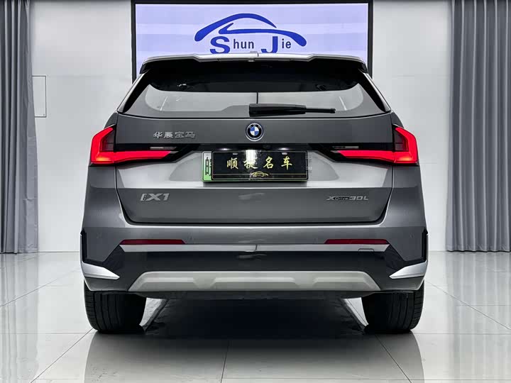 Фото 35 - BMW iX1