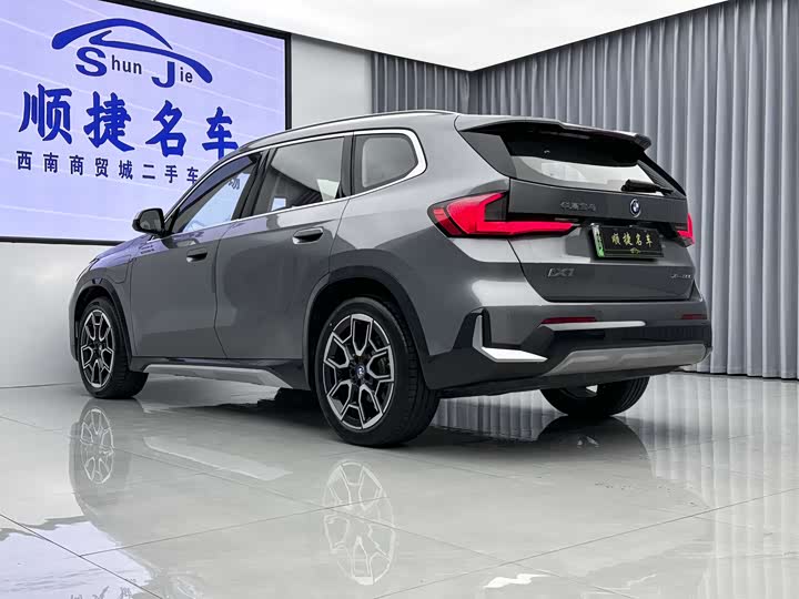 Фото 36 - BMW iX1