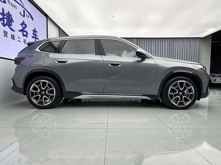 Фото 4 - BMW iX1