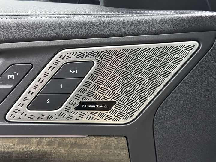 Фото 9 - BMW iX1