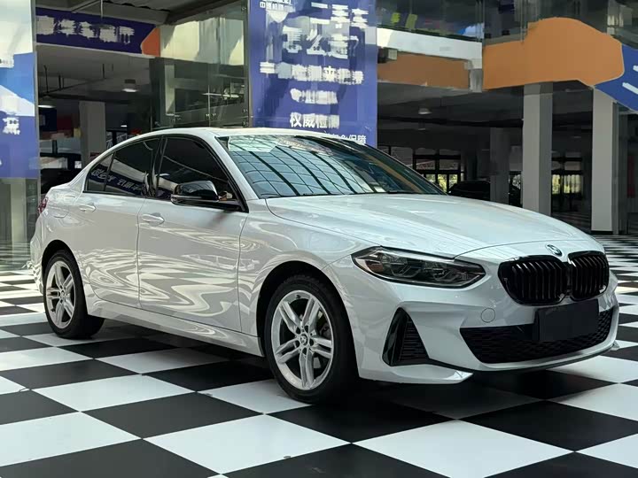 Фото 3 - BMW 1 Series