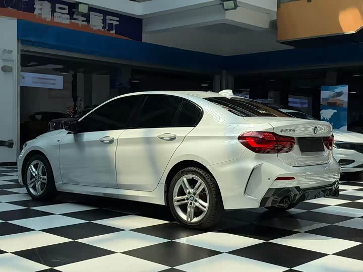 Фото 9 - BMW 1 Series