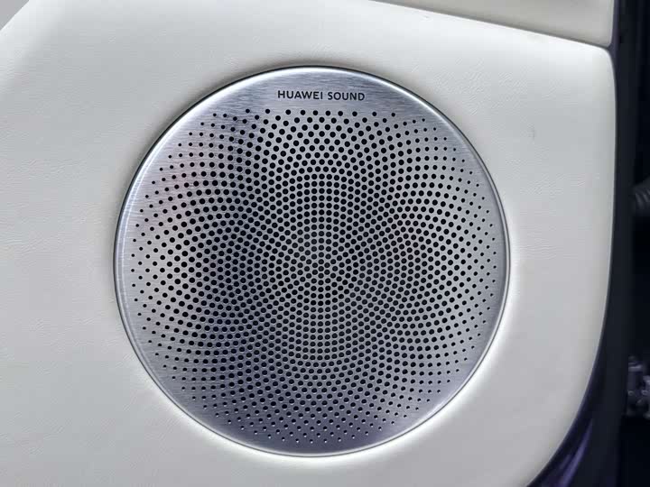 Фото 11 - Luxeed S7