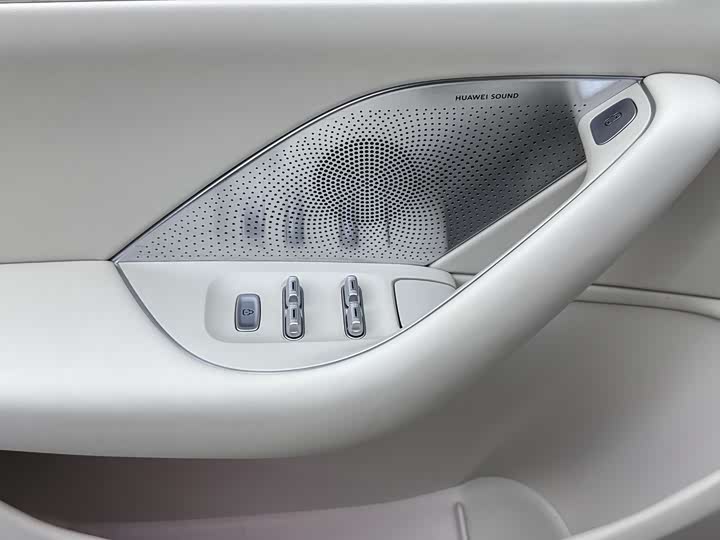 Фото 9 - Luxeed S7