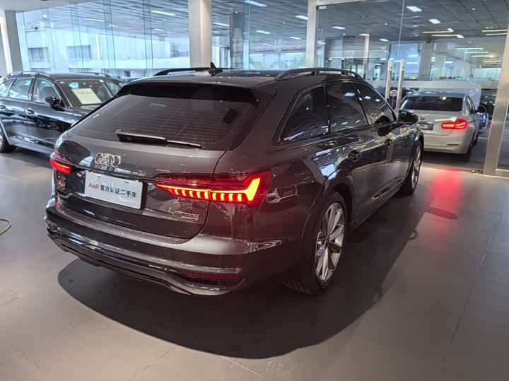 Фото 5 - Audi A6