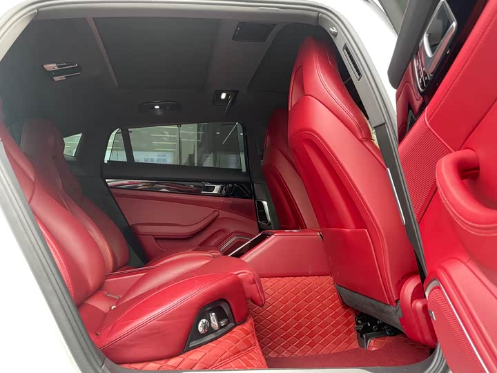 Фото 10 - Porsche Panamera