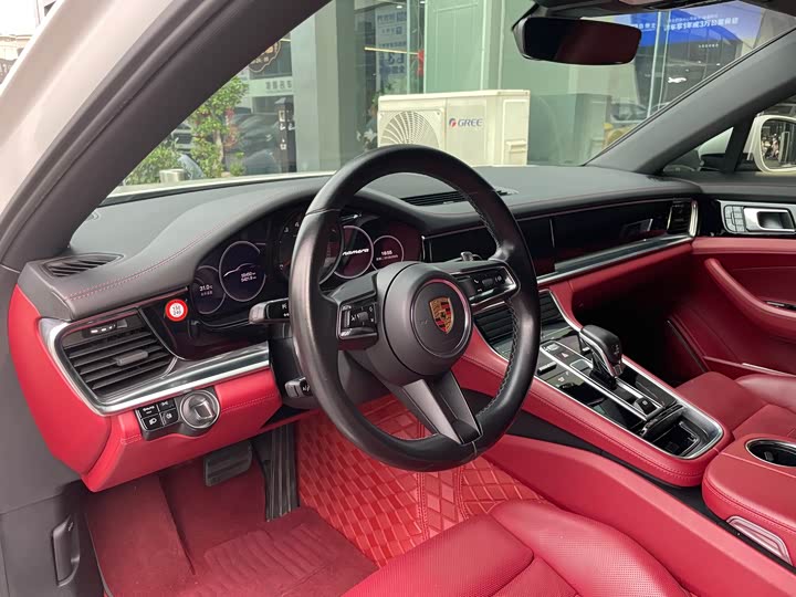 Фото 5 - Porsche Panamera