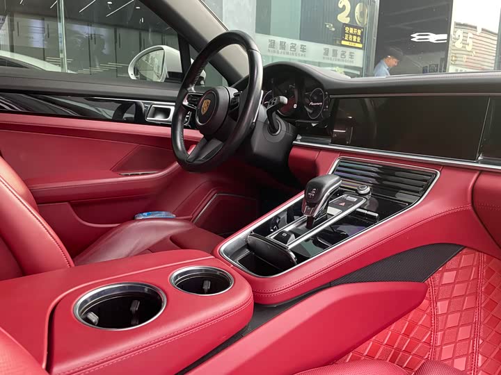 Фото 7 - Porsche Panamera