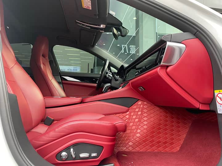 Фото 8 - Porsche Panamera