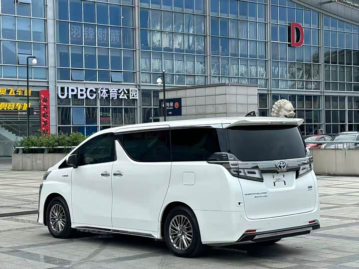 Фото 4 - Toyota Vellfire