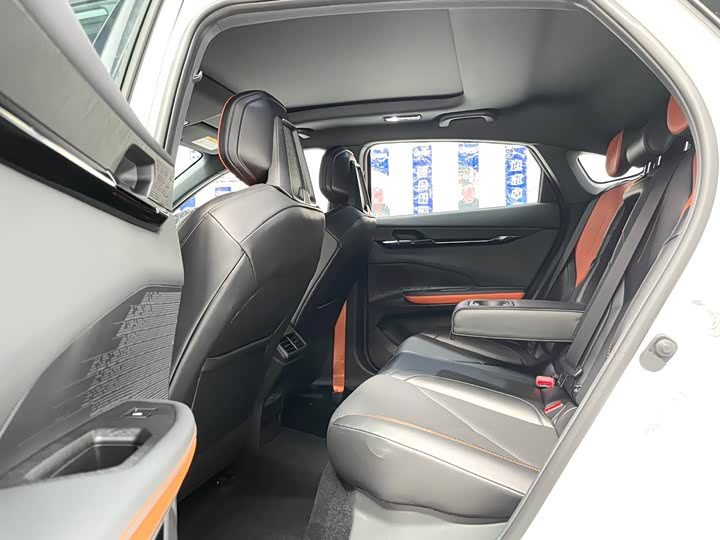 Фото 10 - Changan UNI-V