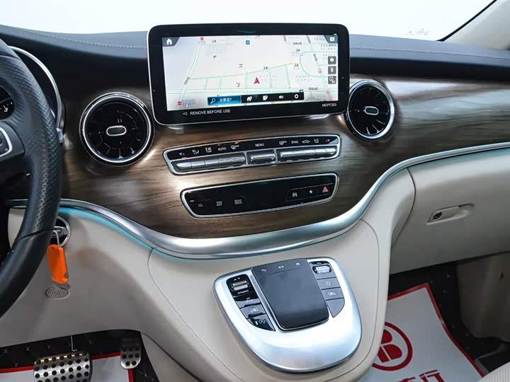 Фото 17 - Mercedes-Benz V-Class