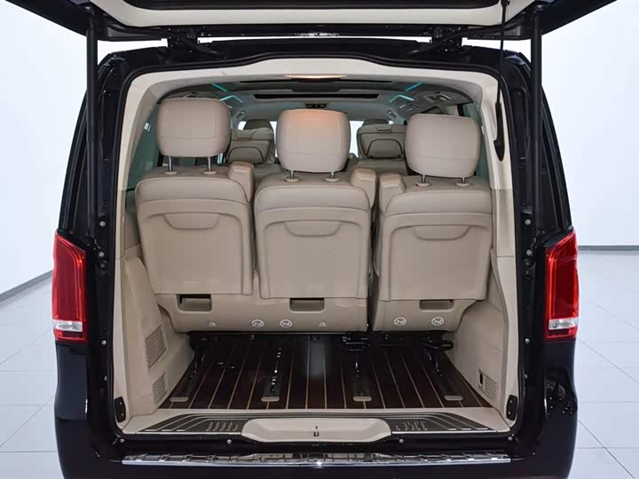 Фото 30 - Mercedes-Benz V-Class