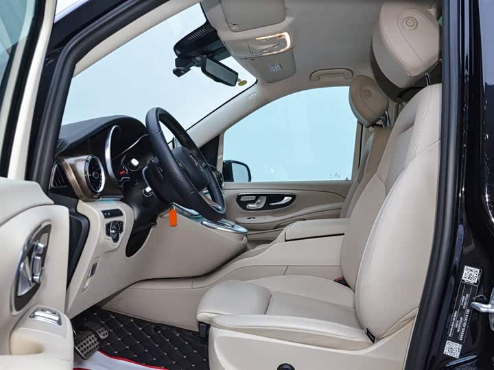 Фото 8 - Mercedes-Benz V-Class