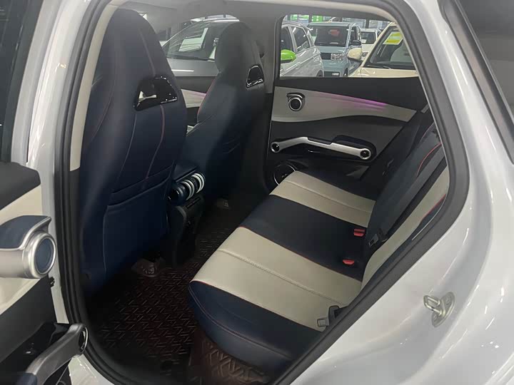 Фото 8 - BYD Yuan Plus