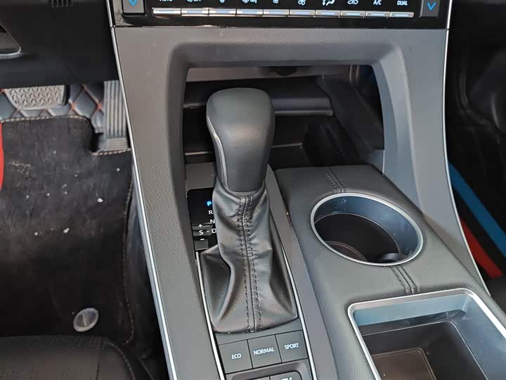 Фото 14 - Toyota Avalon