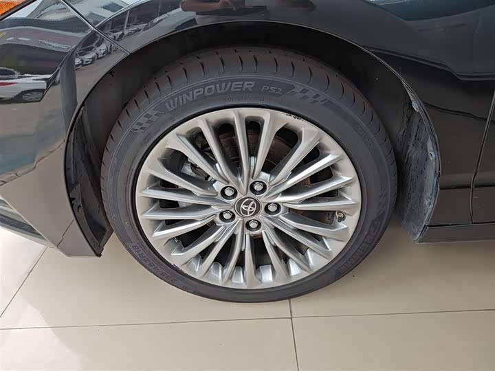 Фото 23 - Toyota Avalon