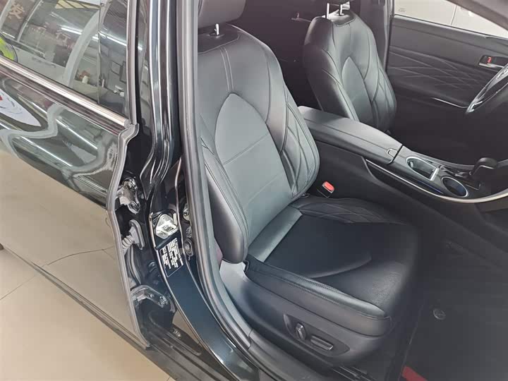 Фото 25 - Toyota Avalon