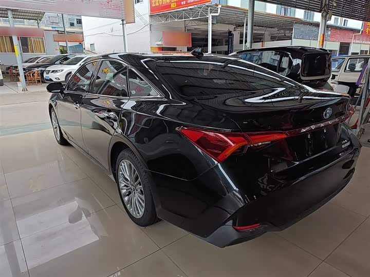 Фото 5 - Toyota Avalon