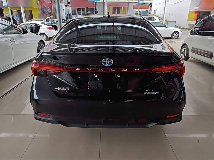 Фото 6 - Toyota Avalon