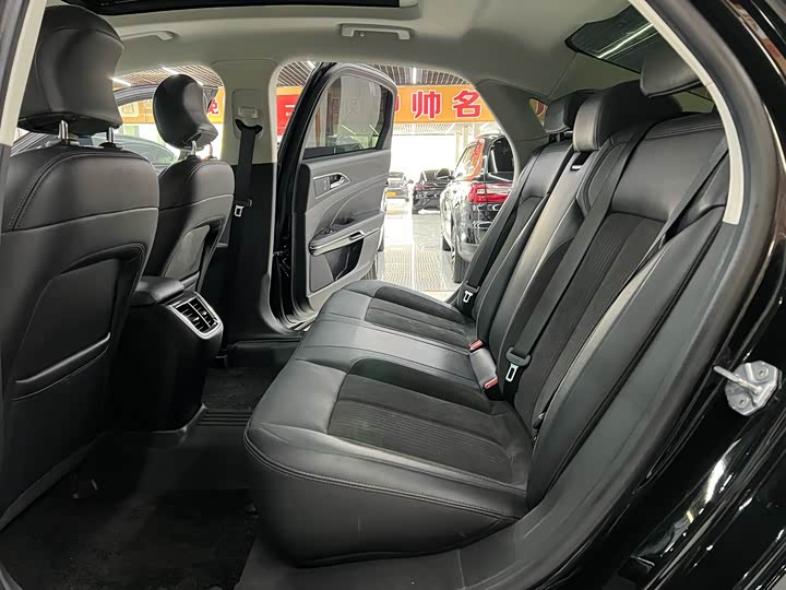 Фото 13 - Ford Taurus