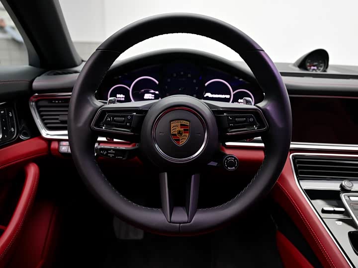 Фото 14 - Porsche Panamera