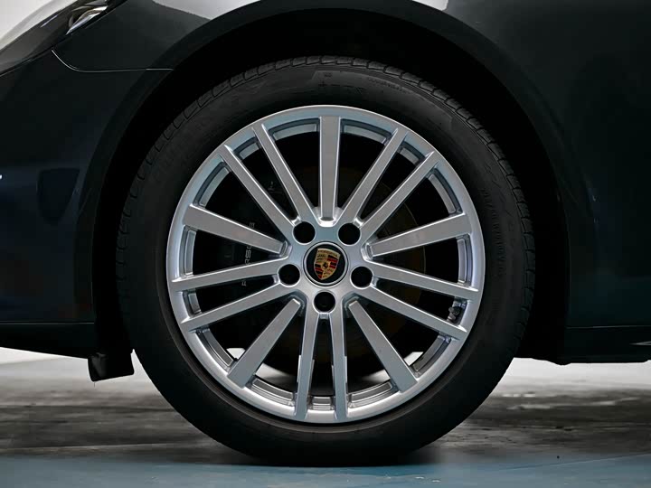 Фото 7 - Porsche Panamera