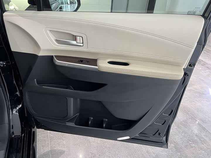 Фото 22 - Toyota Sienna