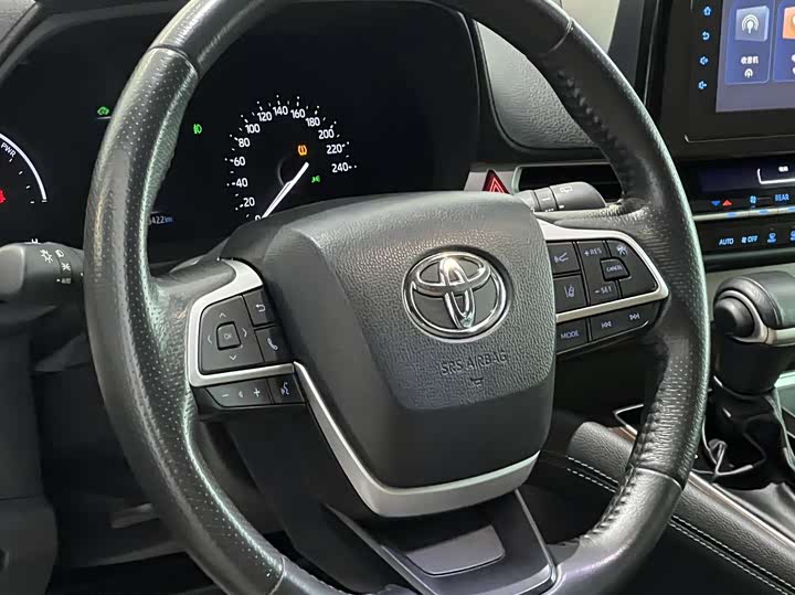 Фото 6 - Toyota Sienna