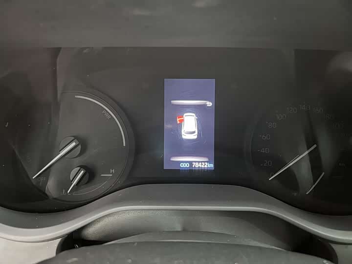 Фото 9 - Toyota Sienna